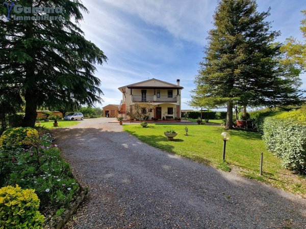 casa indipendente in vendita ad Orbetello in zona Giannella