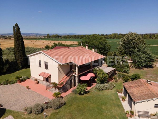 casa indipendente in vendita ad Orbetello