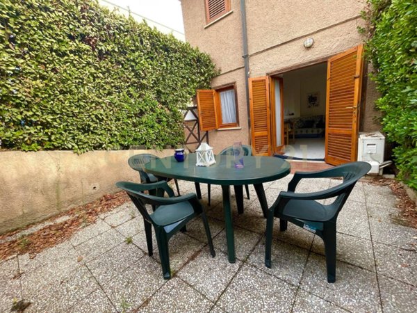 appartamento in vendita ad Orbetello in zona Talamone