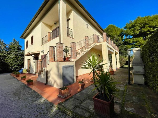 casale in vendita ad Orbetello