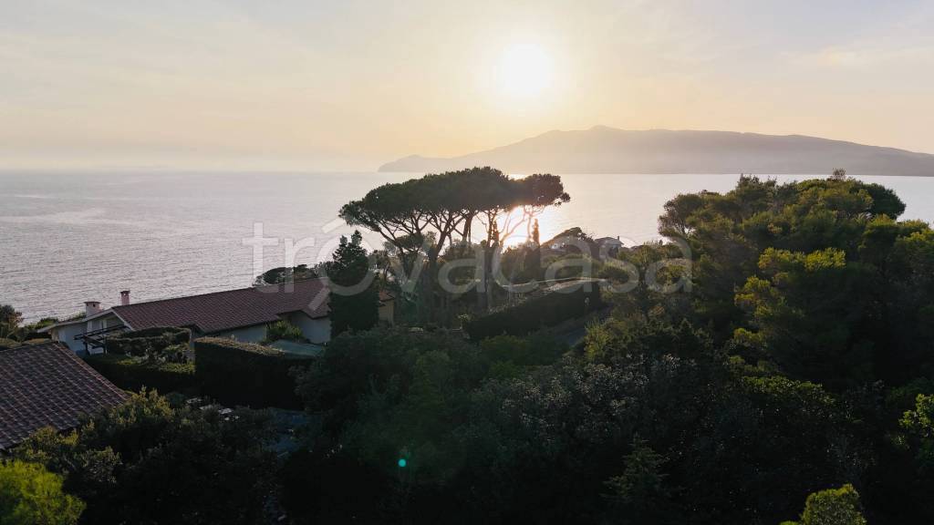 casa indipendente in vendita ad Orbetello in zona Ansedonia