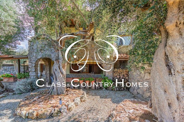 casa indipendente in vendita ad Orbetello in zona Ansedonia