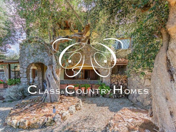 casa indipendente in vendita ad Orbetello in zona Ansedonia