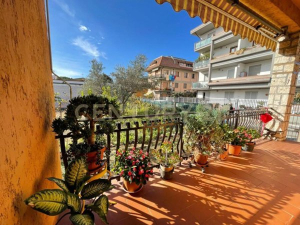 casa indipendente in vendita ad Orbetello in zona Albinia