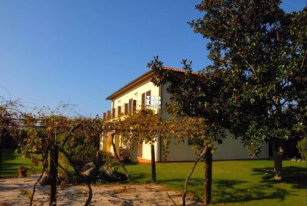 casa indipendente in vendita ad Orbetello