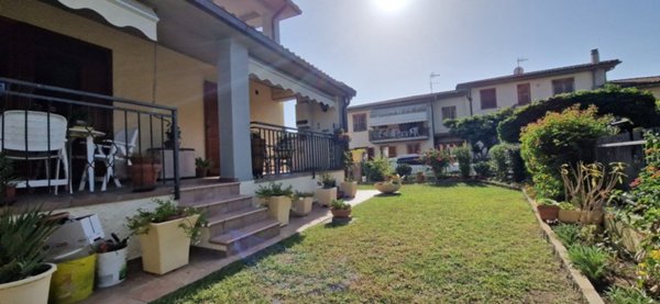 appartamento in vendita ad Orbetello in zona Albinia