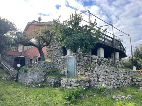 casa indipendente in vendita ad Orbetello in zona Ansedonia