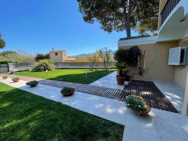 casa indipendente in vendita ad Orbetello in zona Giannella