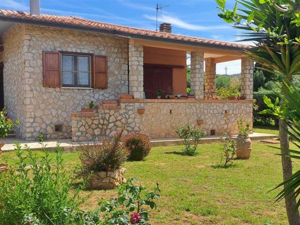 casa indipendente in vendita ad Orbetello