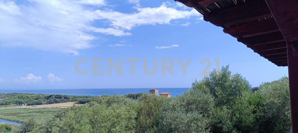 casa indipendente in vendita ad Orbetello in zona Ansedonia