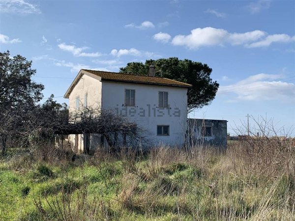 appartamento in vendita ad Orbetello in zona Albinia