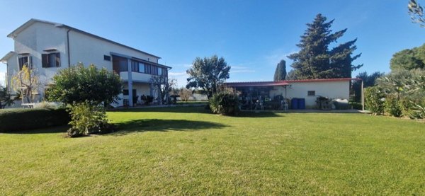 appartamento in vendita ad Orbetello in zona Talamone