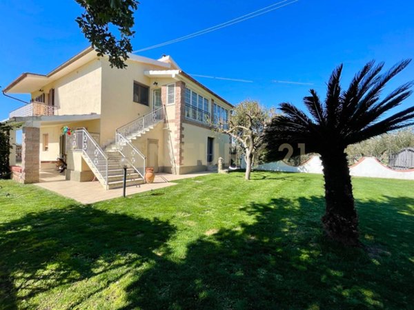 casa indipendente in vendita ad Orbetello