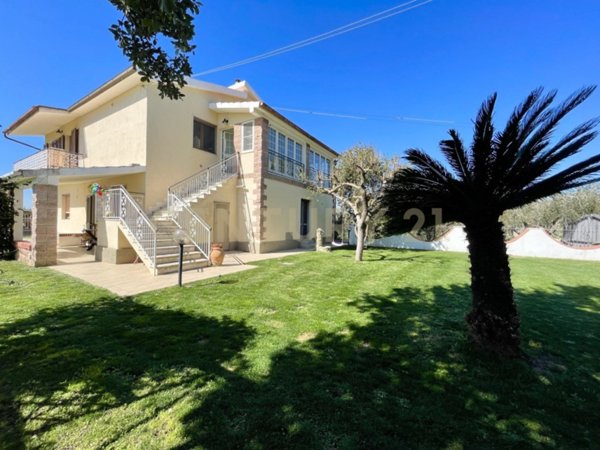 casa indipendente in vendita ad Orbetello