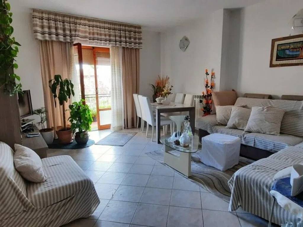 appartamento in vendita ad Orbetello in zona Albinia