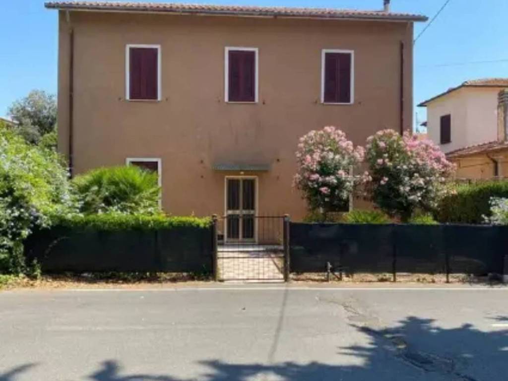 casa indipendente in vendita ad Orbetello in zona Fonteblanda