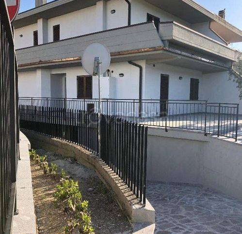 casa indipendente in vendita ad Orbetello in zona Albinia