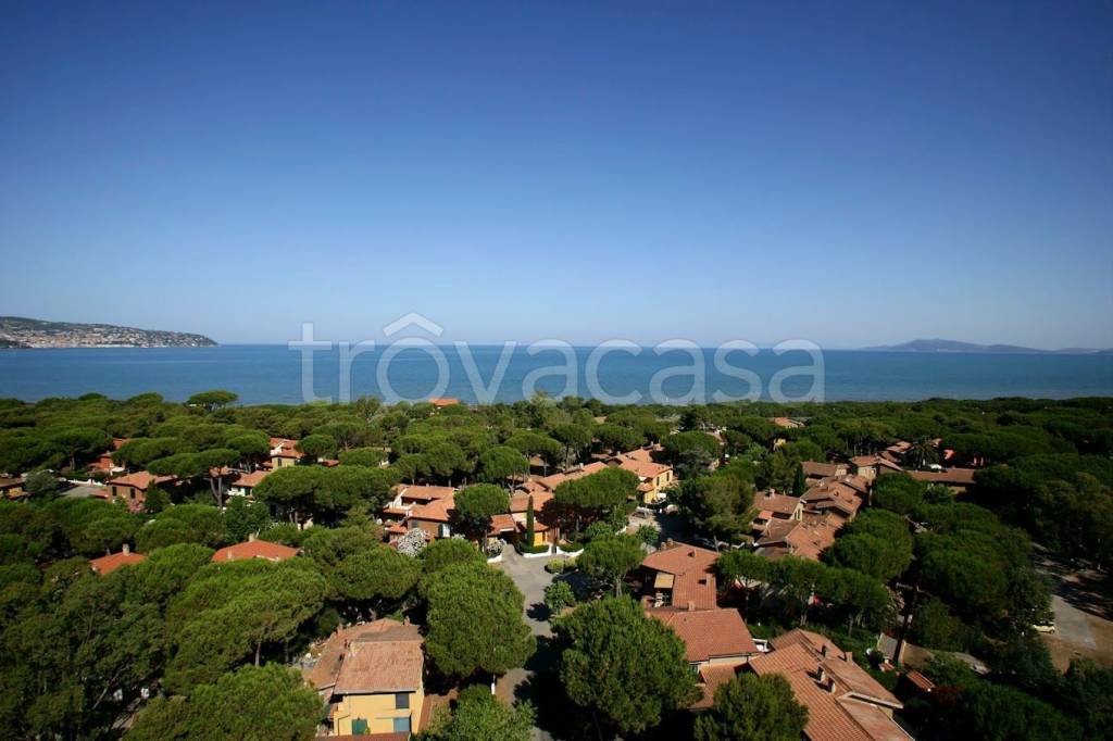 appartamento in vendita ad Orbetello in zona Giannella