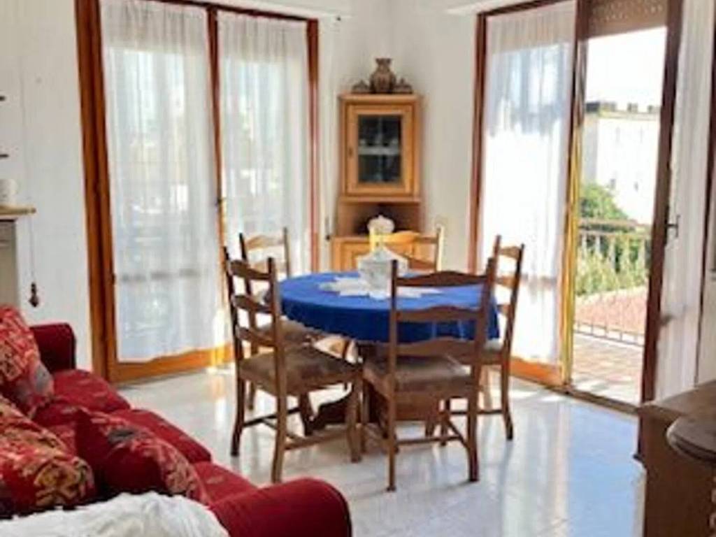 appartamento in vendita ad Orbetello in zona Albinia