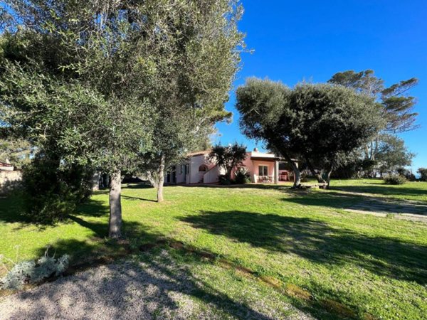 casa indipendente in vendita ad Orbetello in zona Ansedonia