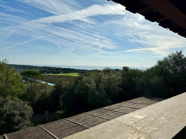 casa indipendente in vendita ad Orbetello in zona Ansedonia