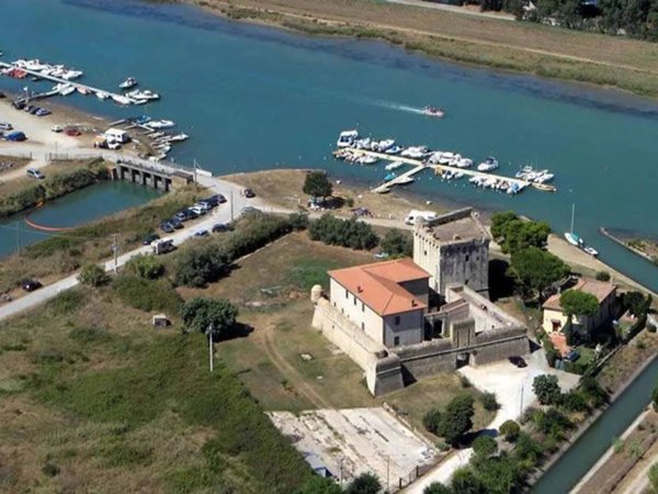 appartamento in vendita ad Orbetello in zona Albinia