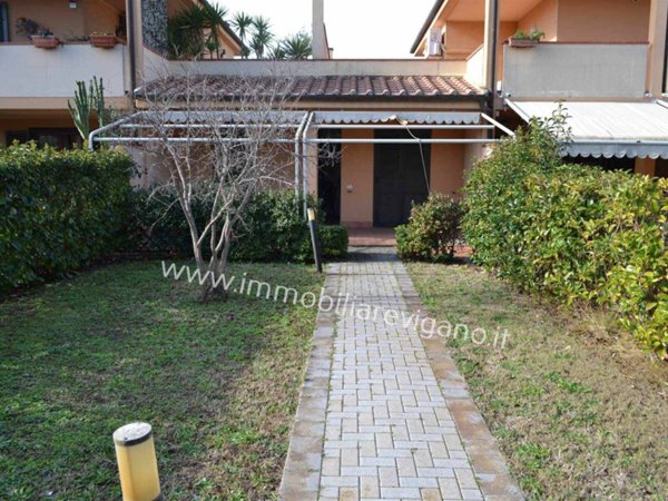 appartamento in vendita ad Orbetello in zona Albinia