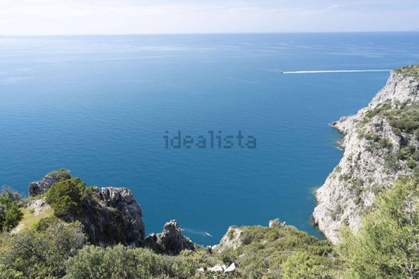 casa indipendente in vendita ad Orbetello in zona Talamone