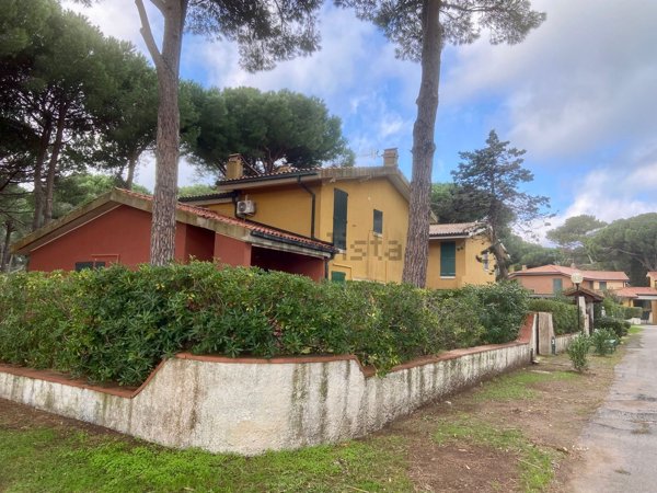 appartamento in vendita ad Orbetello in zona Giannella