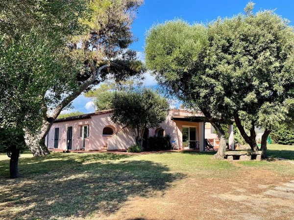 casa indipendente in vendita ad Orbetello in zona Ansedonia
