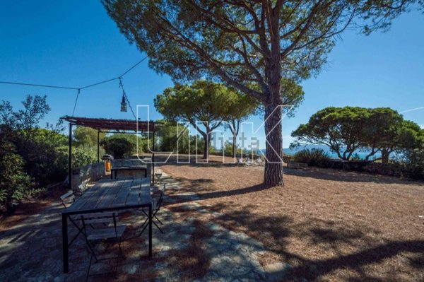casa indipendente in vendita ad Orbetello in zona Talamone