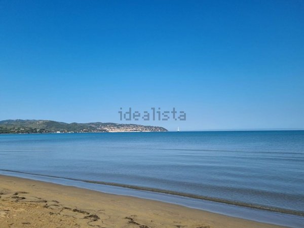 appartamento in vendita ad Orbetello in zona Giannella