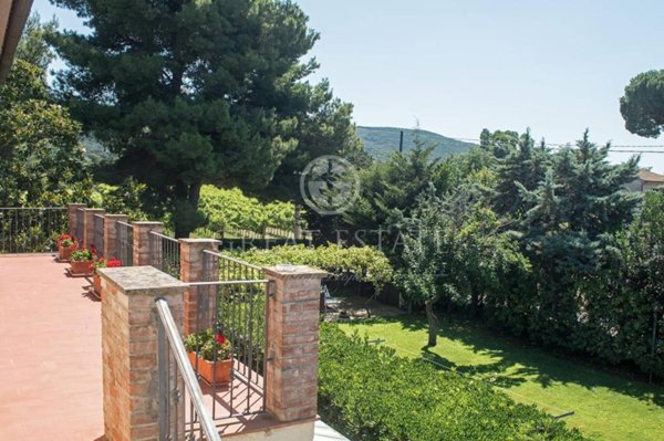 casa indipendente in vendita ad Orbetello in zona Talamone