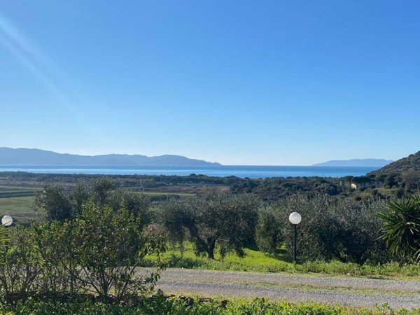 appartamento in vendita ad Orbetello in zona Fonteblanda