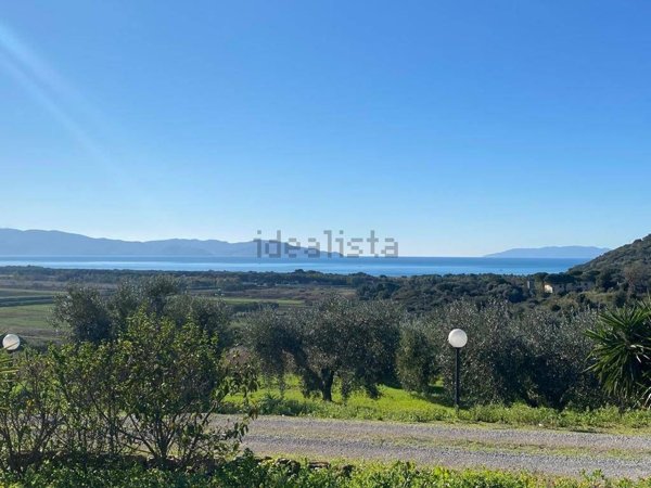 appartamento in vendita ad Orbetello in zona Fonteblanda