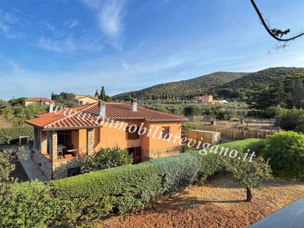 casa indipendente in vendita ad Orbetello in zona Ansedonia