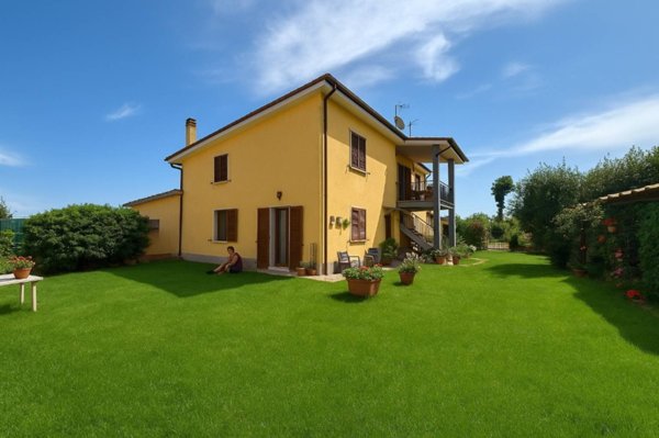 casa indipendente in vendita ad Orbetello in zona Giannella