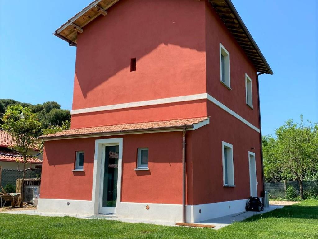 casa indipendente in vendita ad Orbetello in zona Ansedonia