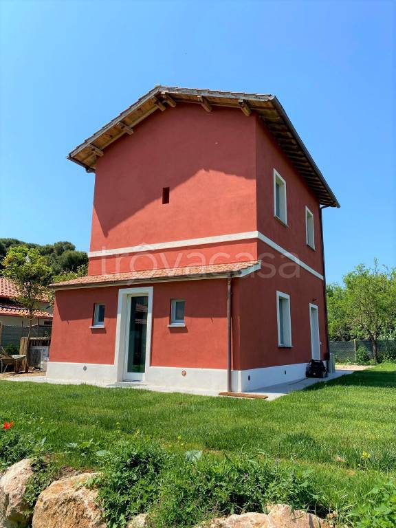casa indipendente in vendita ad Orbetello in zona Ansedonia