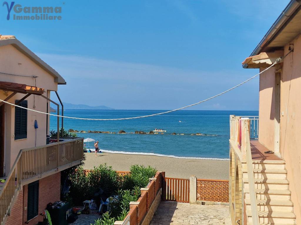 casa indipendente in vendita ad Orbetello in zona Giannella