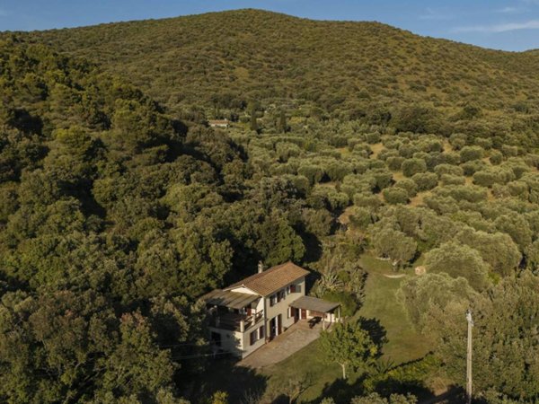 casa indipendente in vendita ad Orbetello in zona Giannella