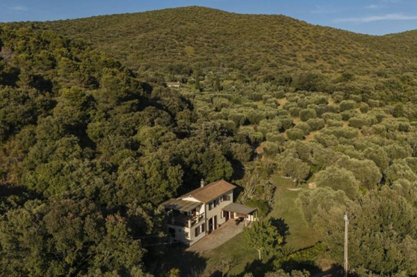 casa indipendente in vendita ad Orbetello in zona Giannella