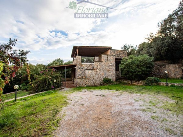 casa indipendente in vendita ad Orbetello in zona Ansedonia
