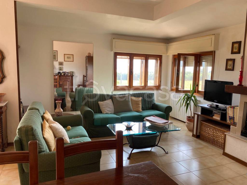appartamento in vendita ad Orbetello in zona Ansedonia