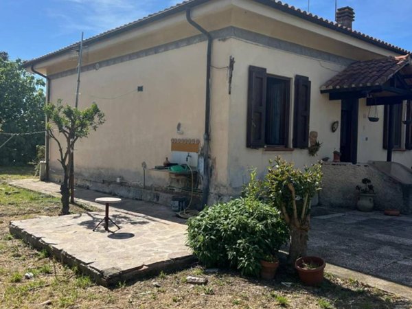 casa indipendente in vendita ad Orbetello