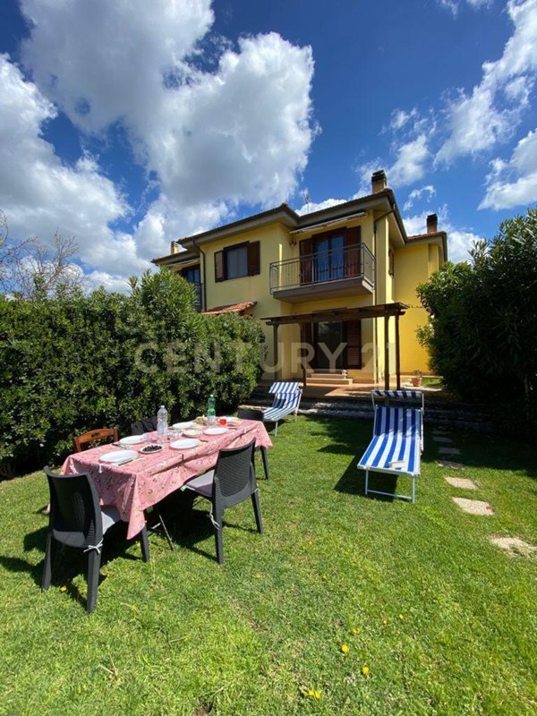 casa indipendente in vendita ad Orbetello