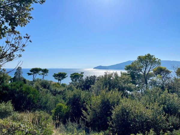 casa indipendente in vendita ad Orbetello in zona Ansedonia