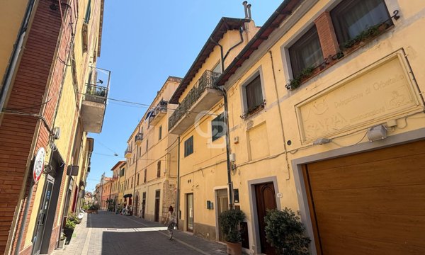 appartamento in vendita ad Orbetello in zona Giannella