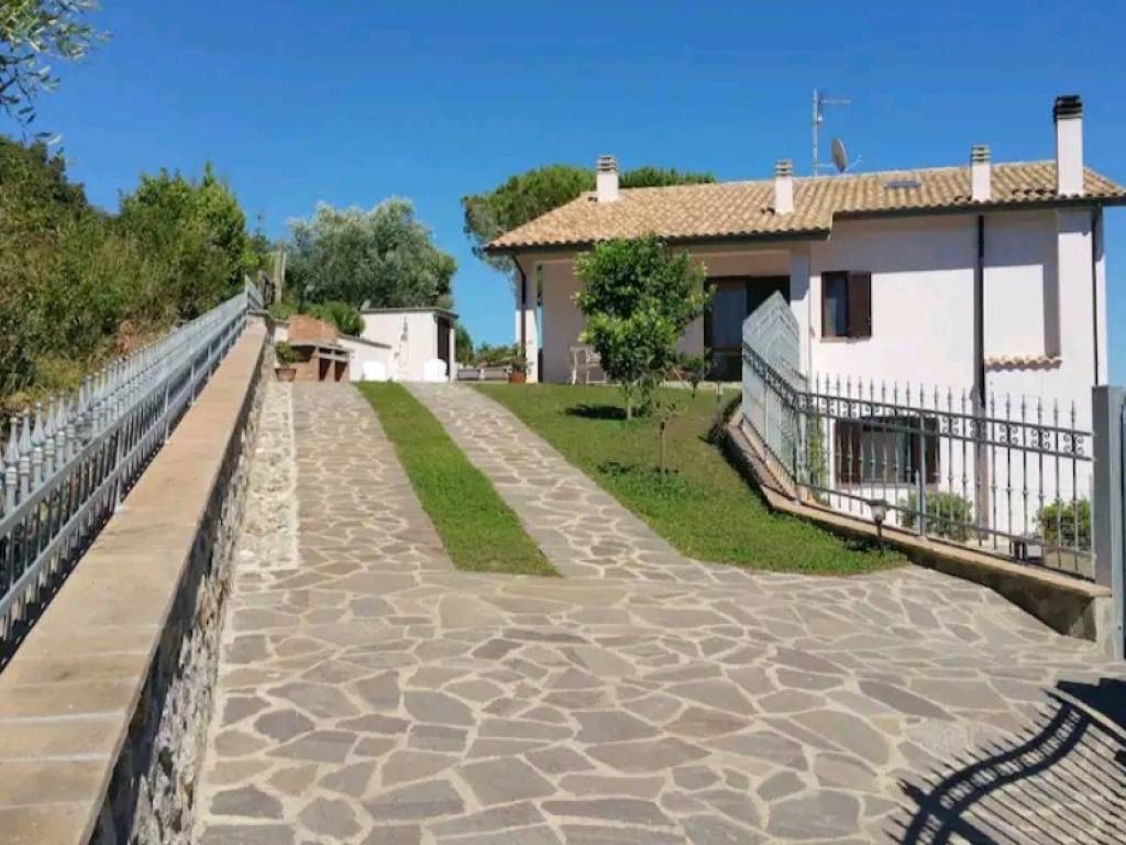appartamento in vendita ad Orbetello in zona Fonteblanda