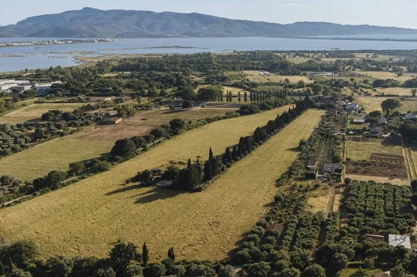 casa indipendente in vendita ad Orbetello in zona Giannella